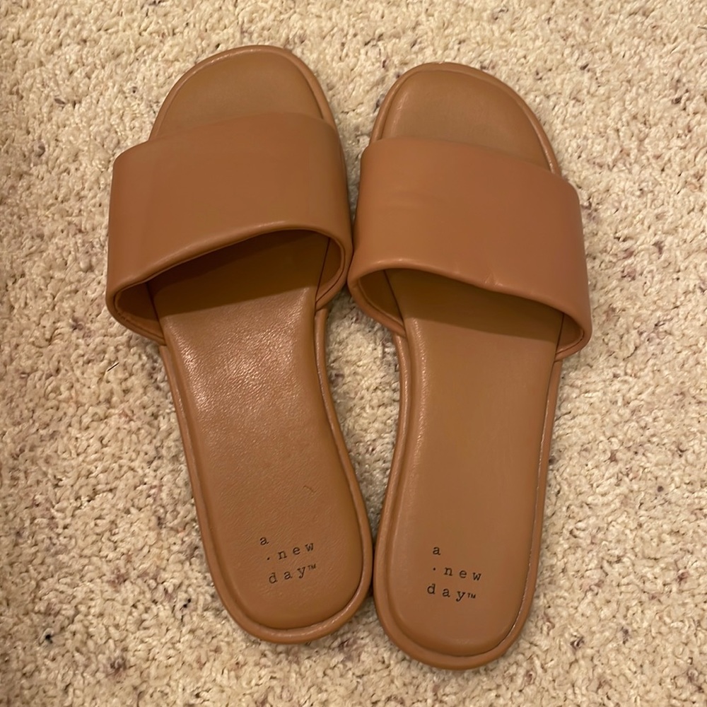 A new day size 8 sandal